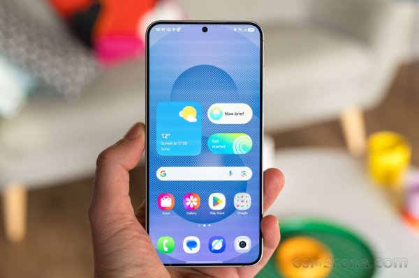 Samsung Galaxy S25+ in for review 