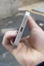 Apple iPhone SE 4 again tipped to have a notch 