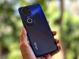 vivo V50 in for review 