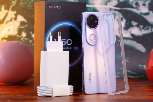 vivo V50 in for review 