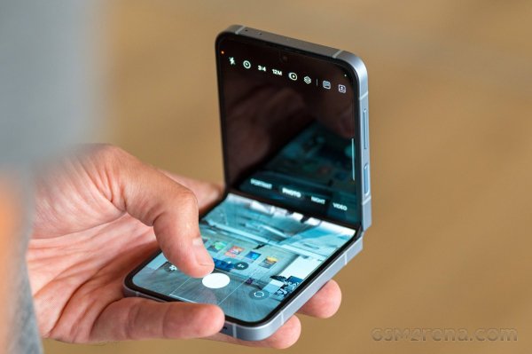 Only the Galaxy Z Flip FE might get the Exynos 2500 SoC, new report claims 