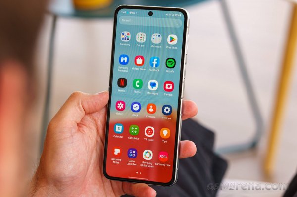 Samsung's Galaxy Z Flip FE might not be called that after all 