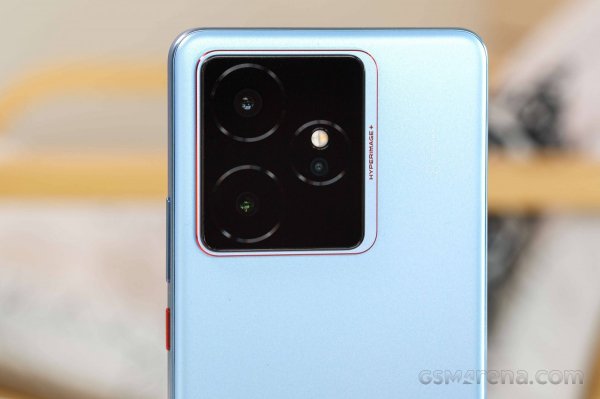 Realme GT 7 in for review 