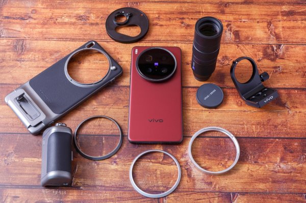 vivo X200 Ultra Photography kit in action 