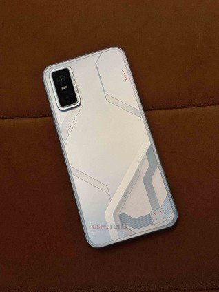 Infinix GT 30 Pro breaks cover in live photos 