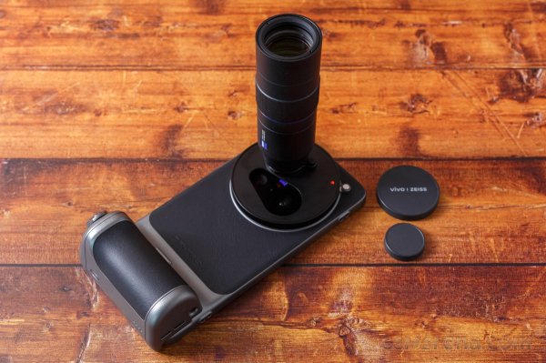 vivo X200 Ultra Photography kit in action 