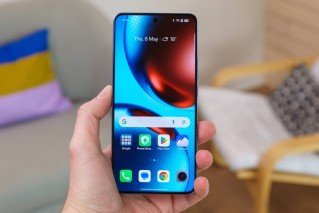 Realme smartphone with a 7,500 mAh battery arriving this year, 10,000 mAh battery phone coming 'soon' 