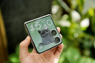 First hands-on photos of the Xiaomi Mix Flip 2 shared by DCS 