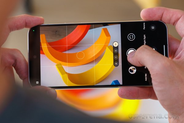Google Pixel 10 family's telephoto camera is getting a new feature 