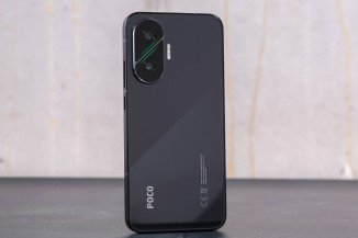 We unbox the Black Poco F7 
