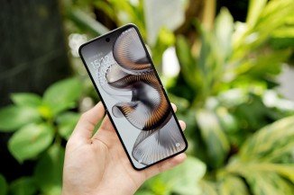 First hands-on photos of the Xiaomi Mix Flip 2 shared by DCS 