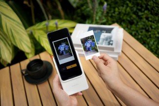 First hands-on photos of the Xiaomi Mix Flip 2 shared by DCS 