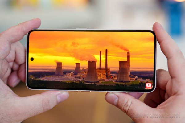 Nothing Phone (3) and Nothing Headphone (1) colors and prices leak 