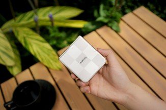 First hands-on photos of the Xiaomi Mix Flip 2 shared by DCS 