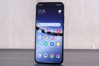 We unbox the Black Poco F7 