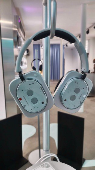 Nothing Headphone (1) leaks in set of live images  