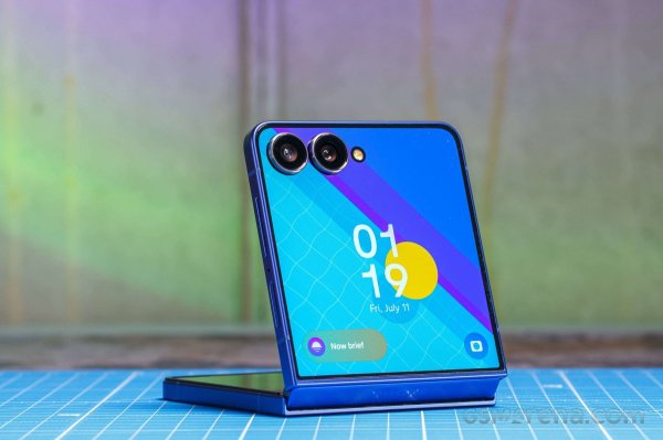 Samsung Galaxy Z Flip7 in for review 
