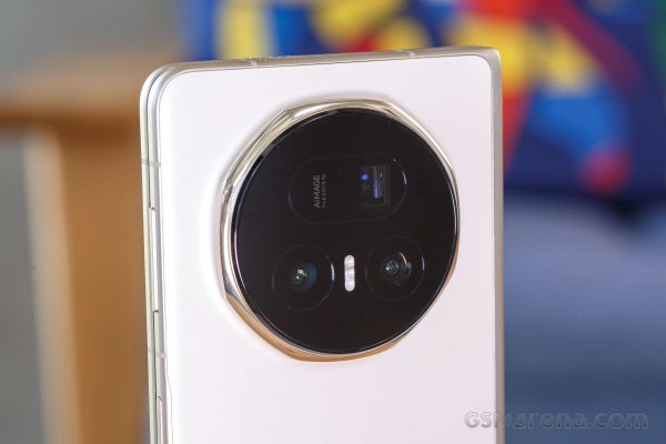 Honor Magic V5 unboxing and hands-on 