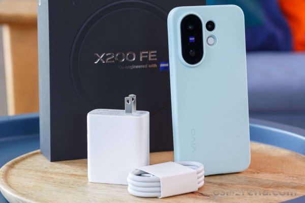 vivo X200 FE in for review 