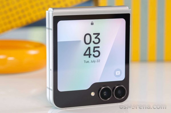 Samsung Galaxy Z Flip7 FE in for review 