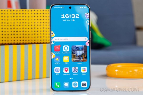 Huawei Pura 80 Ultra in for review 