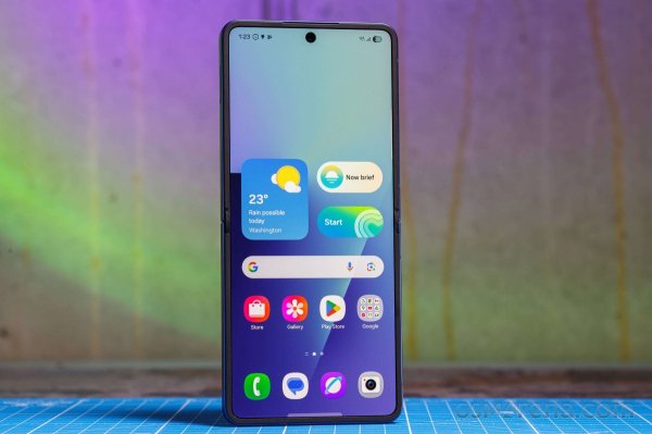 Samsung Galaxy Z Flip7 in for review 