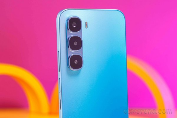 Infinix Hot 60 Pro unboxing and hands-on 