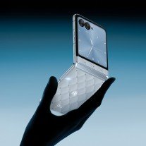 Motorola announces its blinged-up Swarovski Razr and Buds Loop in Pantone Ice Melt color 