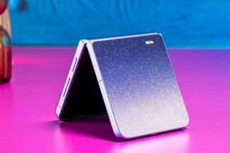 Honor Magic V Flip 2 Jimmy Choo edition in for review 