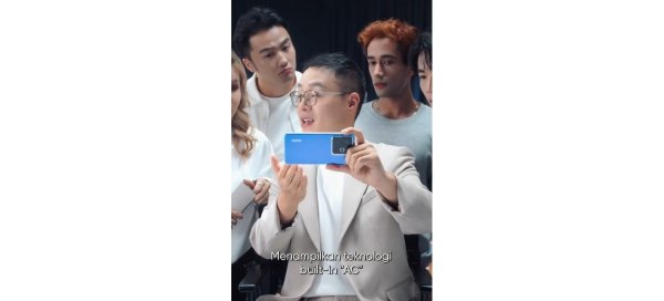 Realme's 10,000+ mAh battery phone also has a built-in cooling fan 