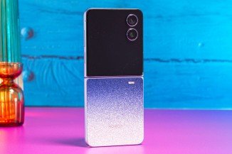 Honor Magic V Flip 2 Jimmy Choo edition in for review 