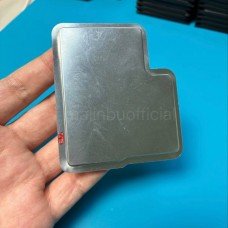 iPhone 17 Pro battery emerges in new images 