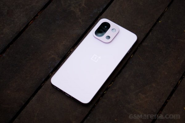 OnePlus 15 to come with a radical design change 