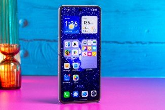 Honor Magic V Flip 2 Jimmy Choo edition in for review 
