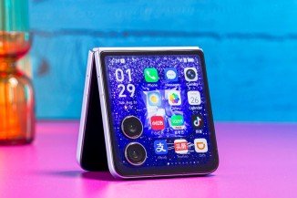 Honor Magic V Flip 2 Jimmy Choo edition in for review 