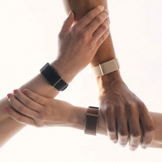 Polar Loop is a screenless, subscription-free wrist wearable  