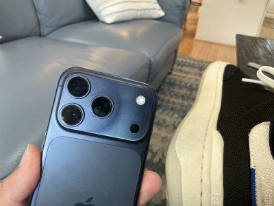 A number of early iPhone 17 Pro adopters face decolorization issues 