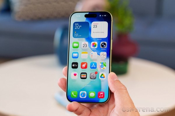 Apple hits record Q4 as Services revenue climbs to all-time high  Apple hits record Q4 as Services revenue climbs to all-time high