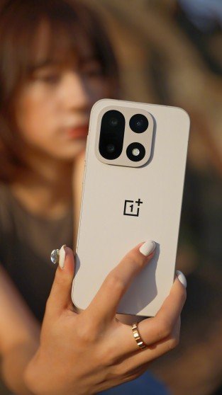 OnePlus Turbo's battery size and charging speed tipped 