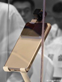 Honor Robot Phone showcased ahead of MWC  