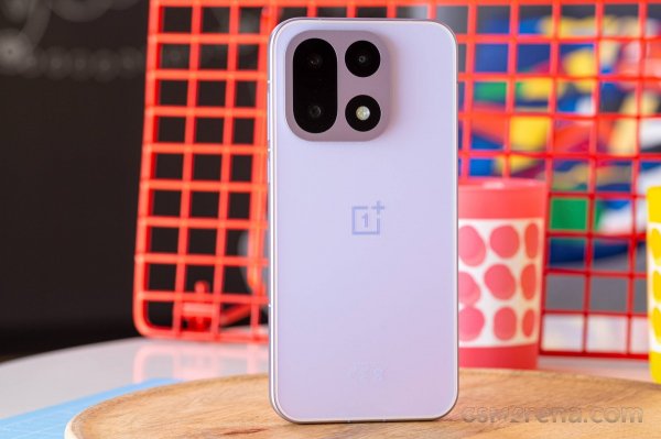 OnePlus 15 already receives its first update 