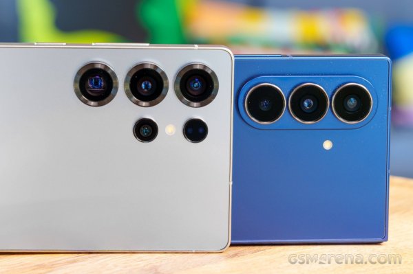 Camera vs foldable flagships: why can't you have the best of both worlds? 