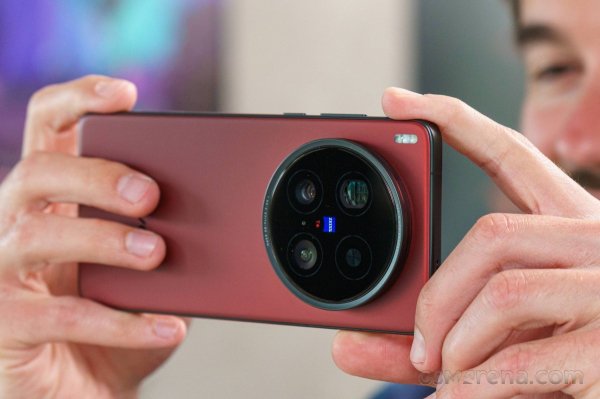 Camera vs foldable flagships: why can't you have the best of both worlds? 