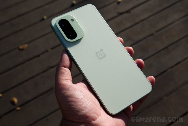 OnePlus 15R in for review 