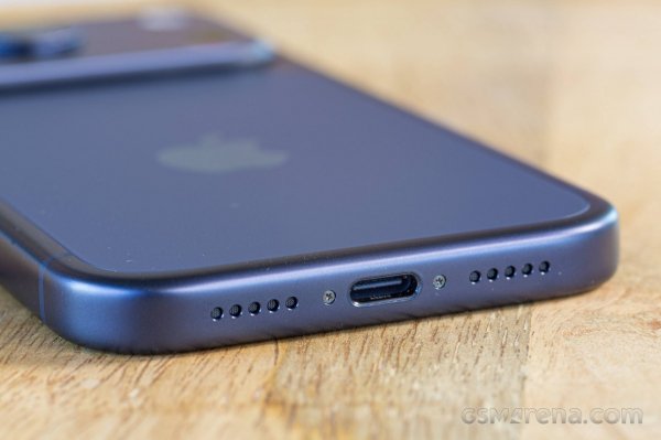 Apple faces pressure as Samsung hikes up DRAM prices 