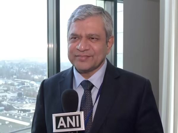 Indian IT Minister claims we'll see the first Indian smartphone brands in the near future 