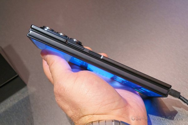 Samsung Galaxy Z TriFold hands-on 