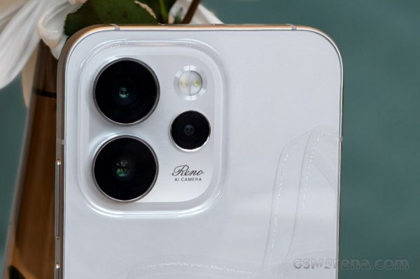 Oppo Reno15 Pro Mini hands-on 