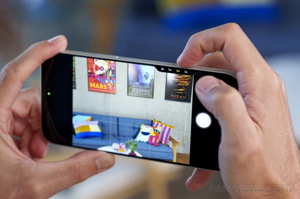 Here's when the first iPhone with a 200MP camera is coming 