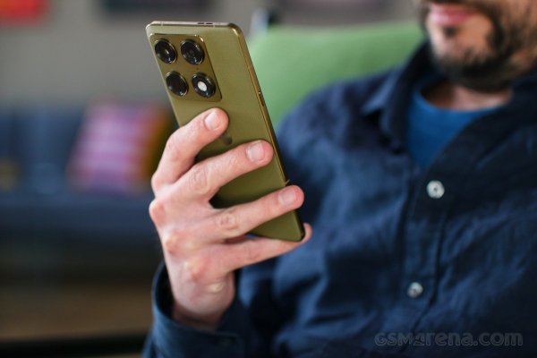 Motorola Signature in for review 